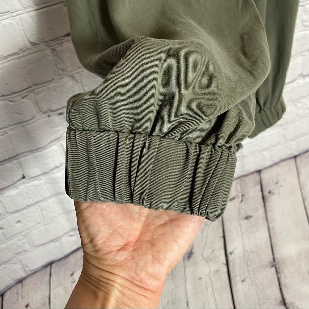 NWT New Velvet Heart Laurent Pleated Olive Jogger Size L - Picture 5 of 10